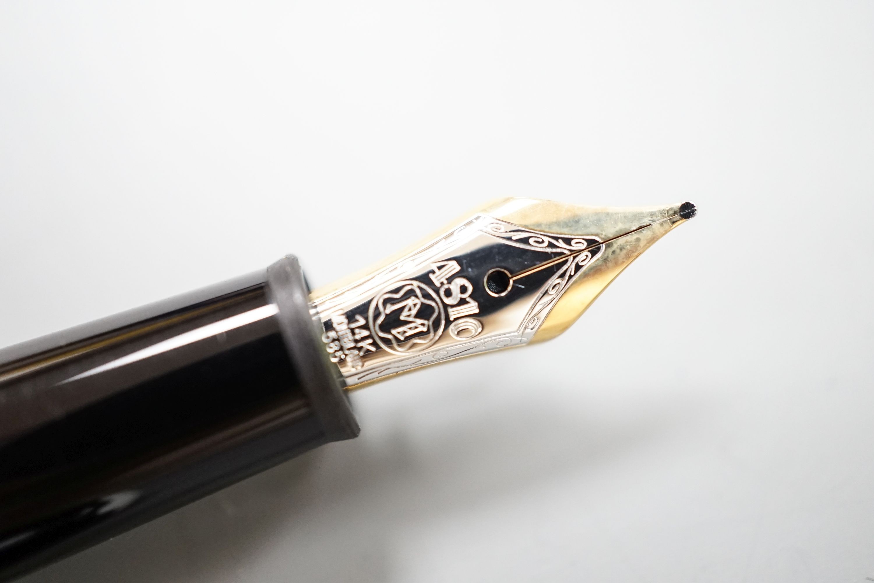 A cased Montblanc Meisterstück fountain pen, ‘Hommage À Frédéric Chopin’ with CD
